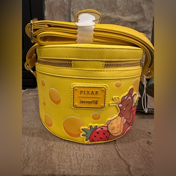 Loungefly Remy Purse 🧀 - Picture 5 of 8